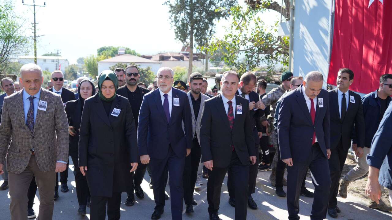 Fotoğrafını Babası Taşıdı: Milas Şehidini Gözyaşlarıyla Uğurladı 2